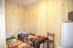 Номера гостиницы в термальном комплексе "Золотая рыбка" в Мостовском